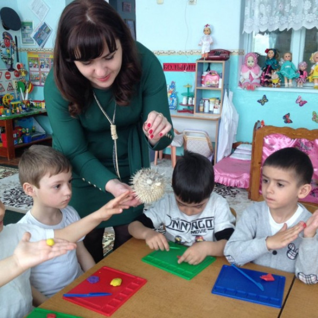 Посещение заведующей занятий в саду.