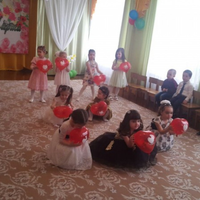 Праздник посвященный "8 марта."