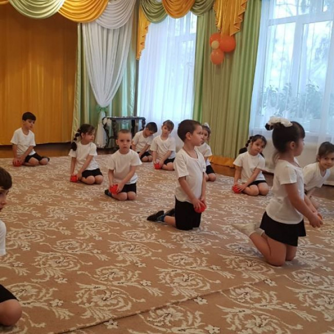 Открытое занятие по физической культуре в старшей "А"на тему : "Туристический поход!"