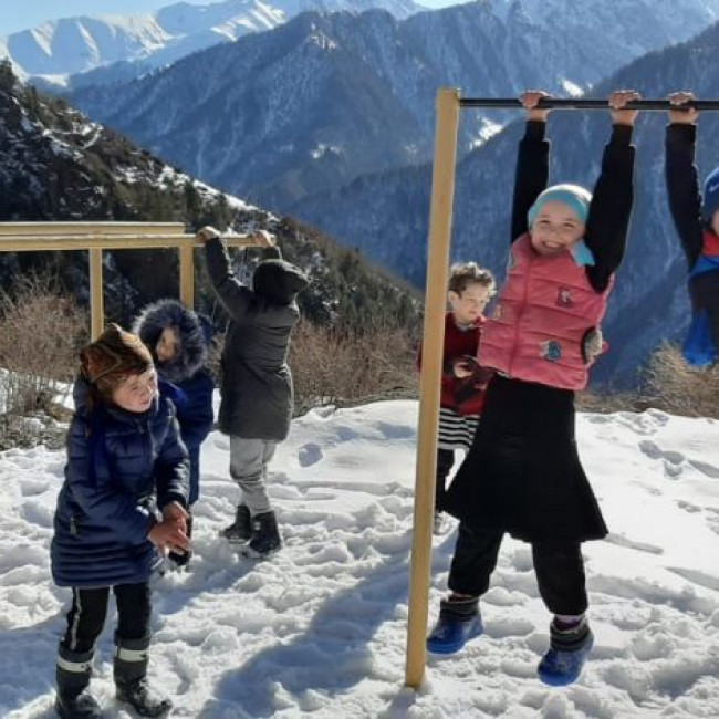 Дети на прогулке