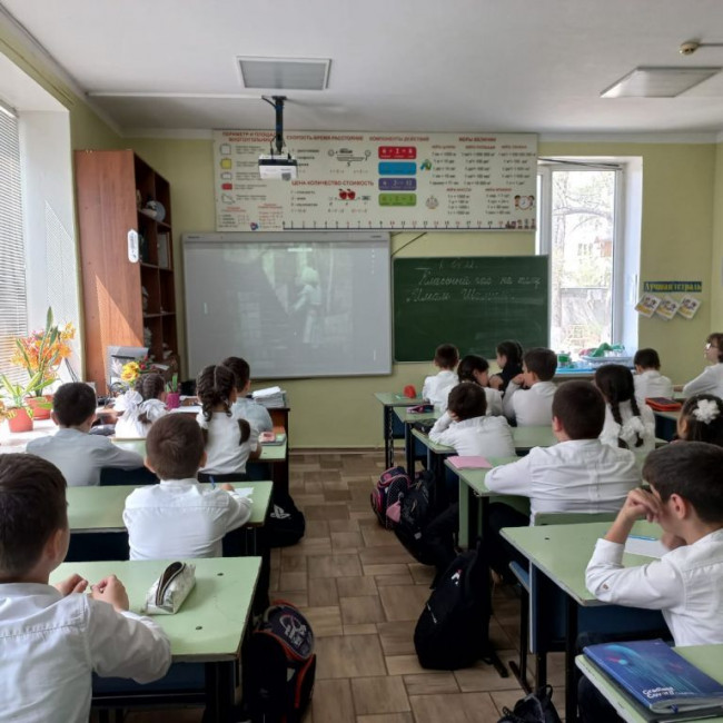 КЛАССНЫЙ ЧАС "ИМАМ ШАМИЛЬ" КЛАССНЫЙ ЧАС "ИМАМ ШАМИЛЬ"