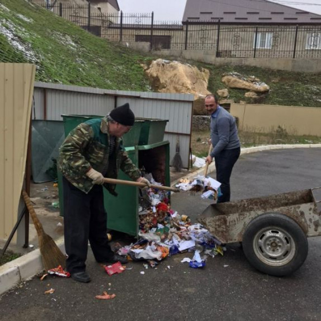 Акция "Спасём город от мусорного коллапса!"