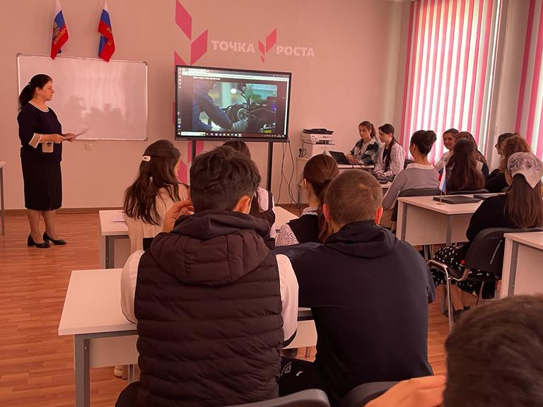 Разговоры о важном. Тема « День труда. Мир профессий». Цель: формирование позитивного отношения к труду, уважения к людям труда; понимания, что умение честно и ответственно трудиться- важнейшая ценность для человека Разговоры о важном. Тема « День труда. Мир профессий». Цель: формирование позитивного отношения к труду, уважения к людям труда; понимания, что умение честно и ответственно трудиться- важнейшая ценность для человека