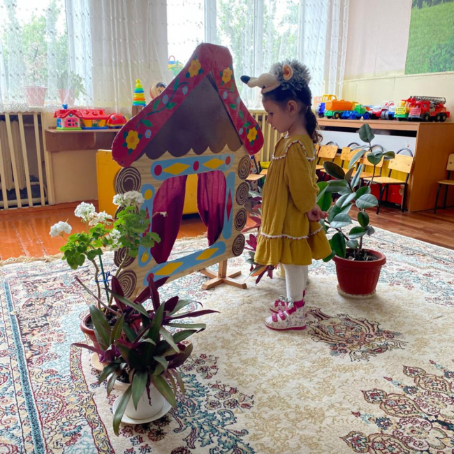 Инсценировка сказки Теремок .Во второй младшей группе 2 .Воспитатель Пириева Мадина Асадулаевна