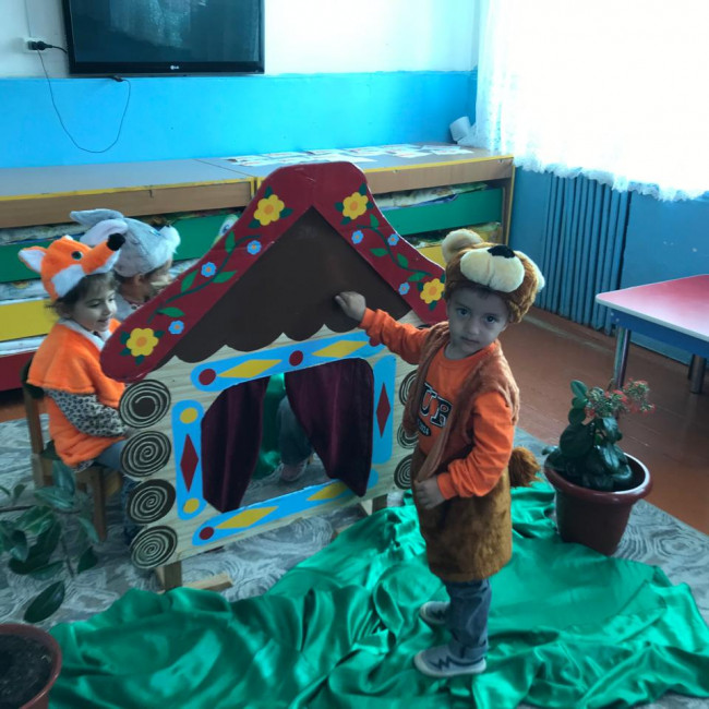 Инсценировка сказки теремок