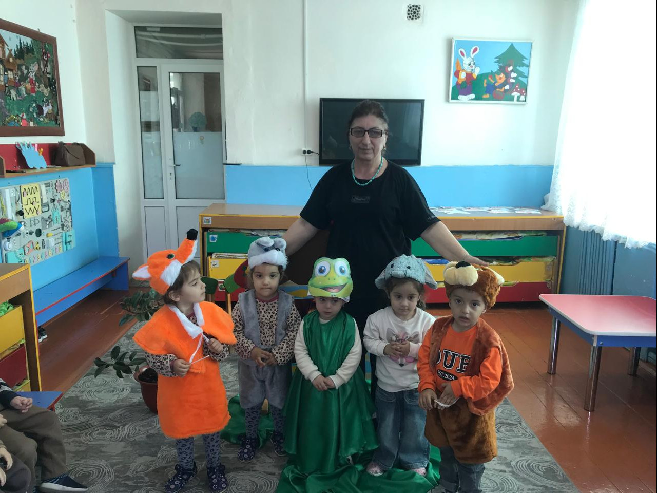 Инсценировка сказки теремок