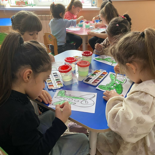 ООД по рисованию на тему:"Самолет"
